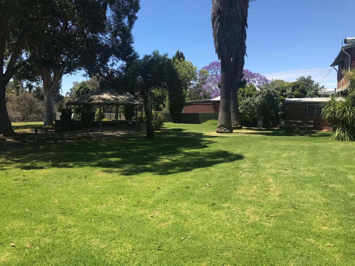Donnybrook Hotel Wa Exterior photo