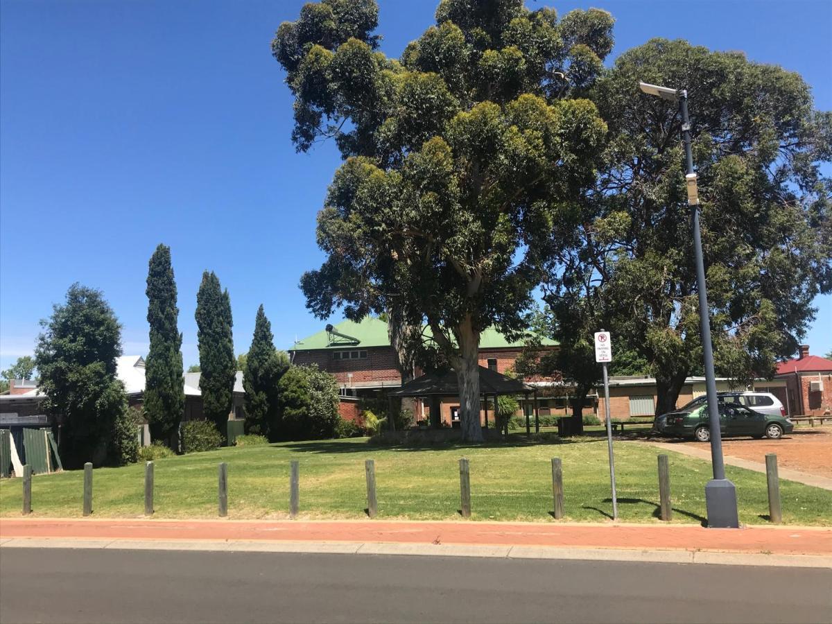 Donnybrook Hotel Wa Exterior photo