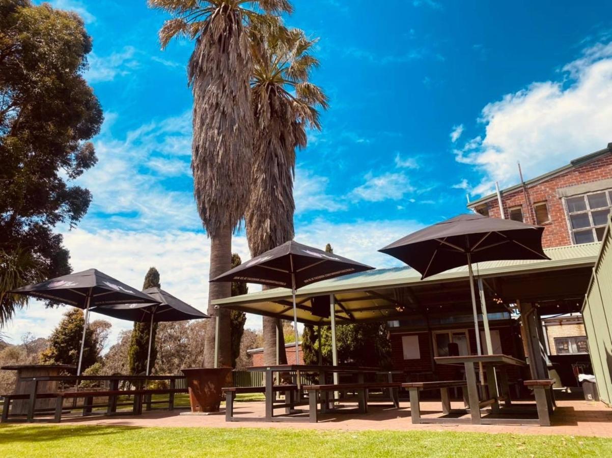 Donnybrook Hotel Wa Exterior photo