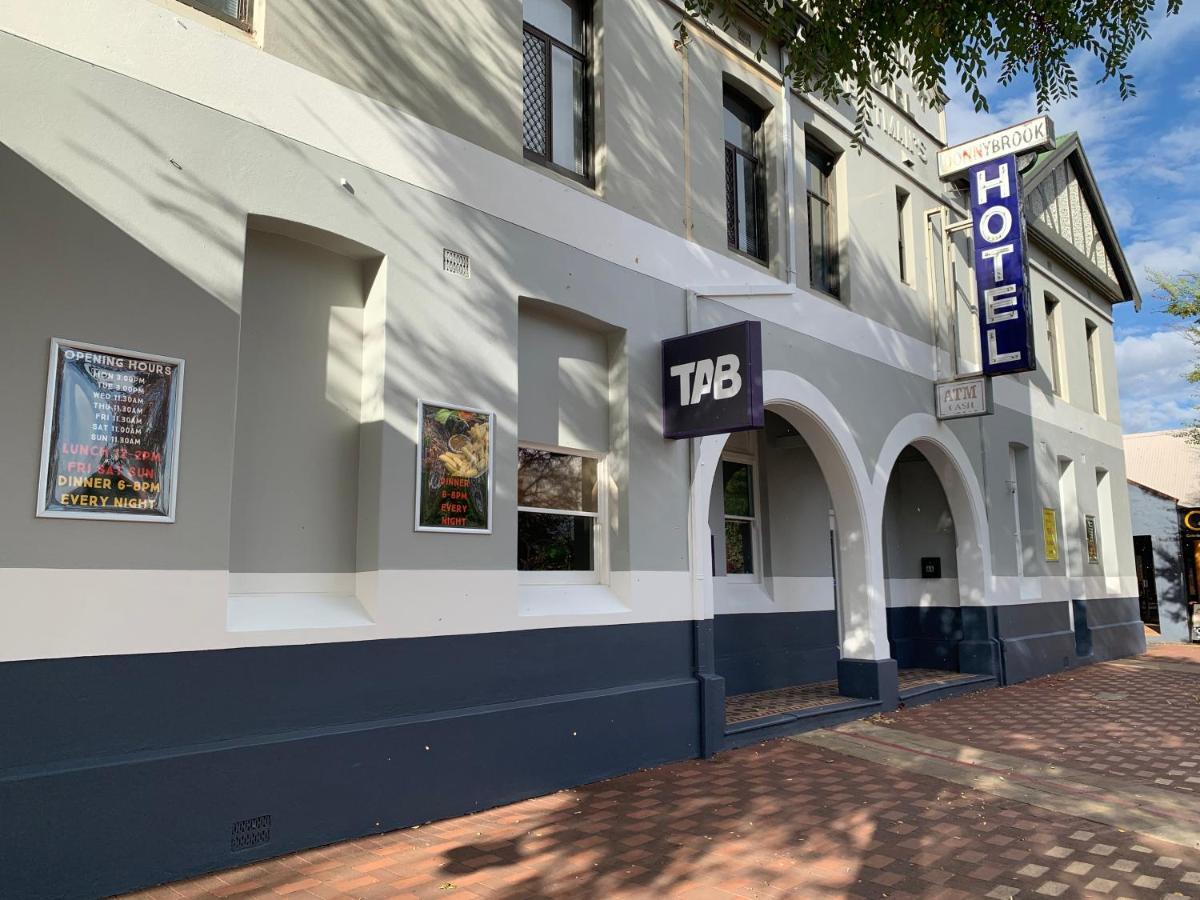 Donnybrook Hotel Wa Exterior photo